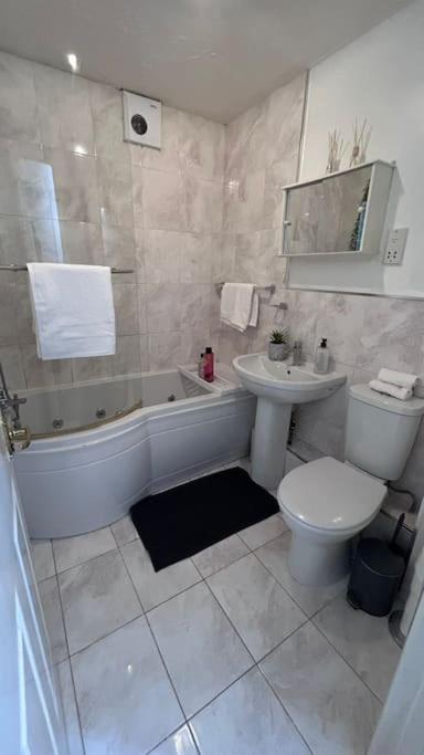 A Cozy Apartment In Barking 巴尔金 外观 照片